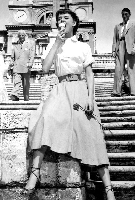 "Comment s'habiller comme Audrey Hepburn par temps chaud avec Janice Engelgau - Princesse totalement moderne".