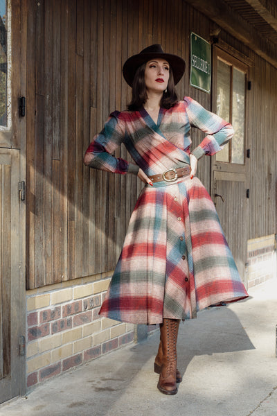 The "Beverly" Button Front Full Circle Skirt with Pockets in Cotswold Check Print, True 1950s Vintage Style