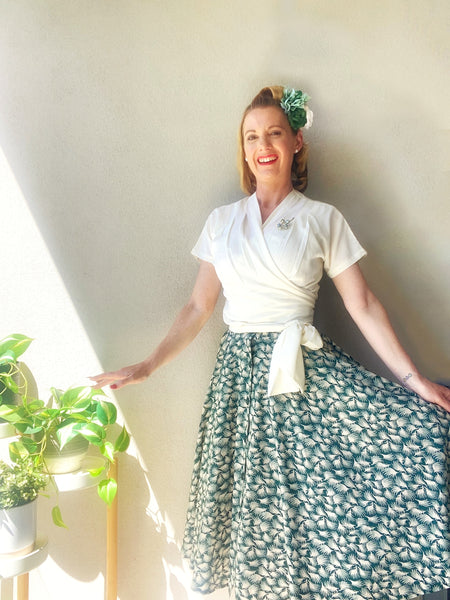 The "Beverly" Button Front Full Circle Skirt with Pockets in Green Whisp Print, True 1950s Vintage Style - CC41, Goodwood Revival, Twinwood Festival, Viva Las Vegas Rockabilly Weekend Rock n Romance Rock n Romance