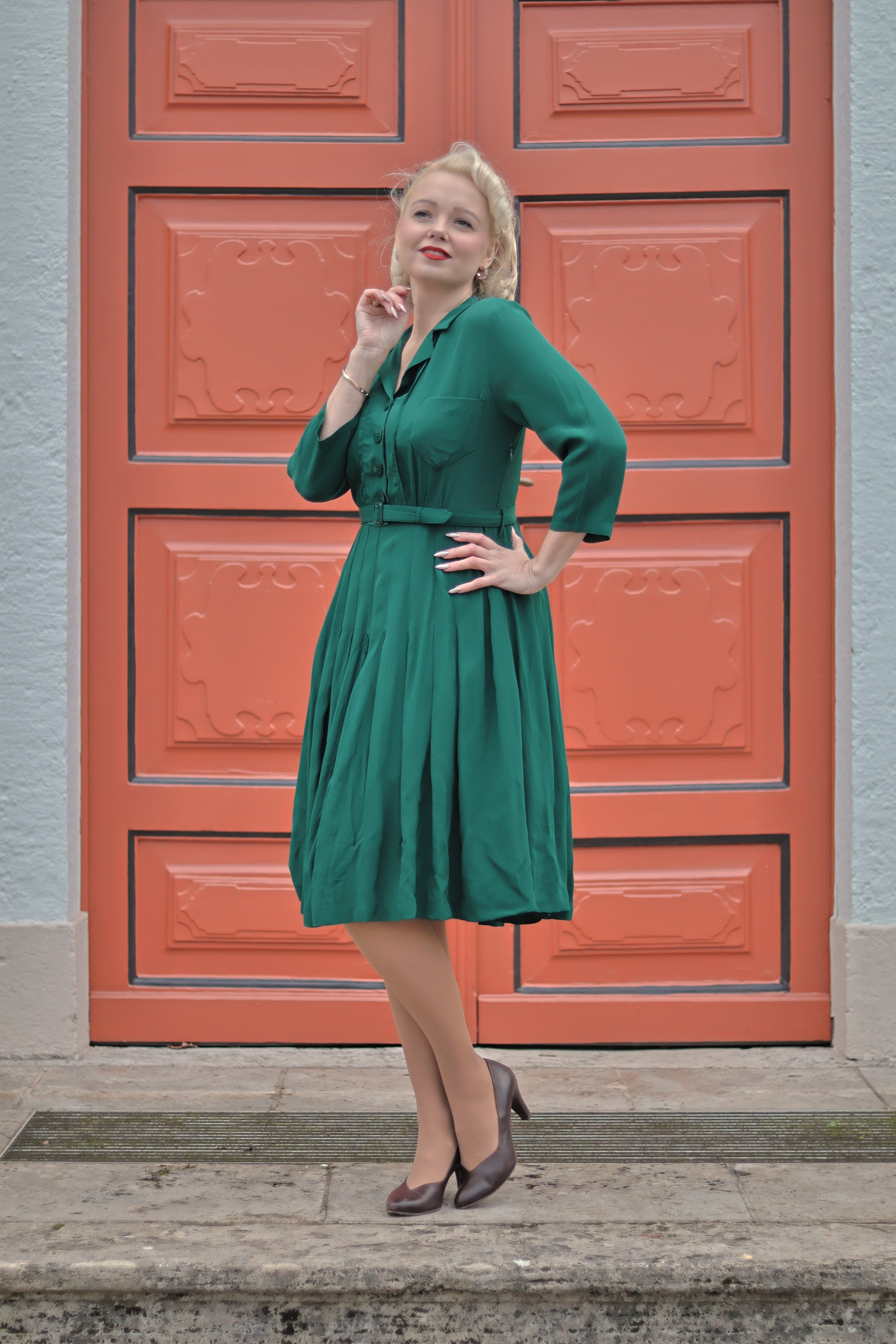 1940s shirt dress 1940's Style Shirtwaist - Green Gingham Collared neckline 1940s Shirt Waist Dress Vintage