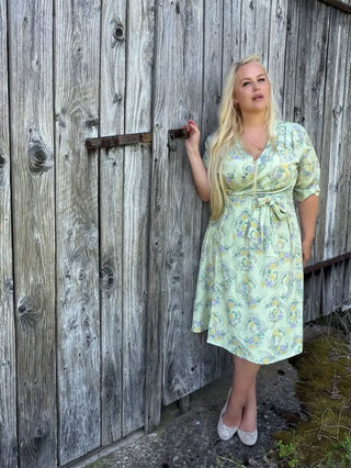 The "Vivien" Full Wrap Dress in Meadow Lane Print, True 1950s Style