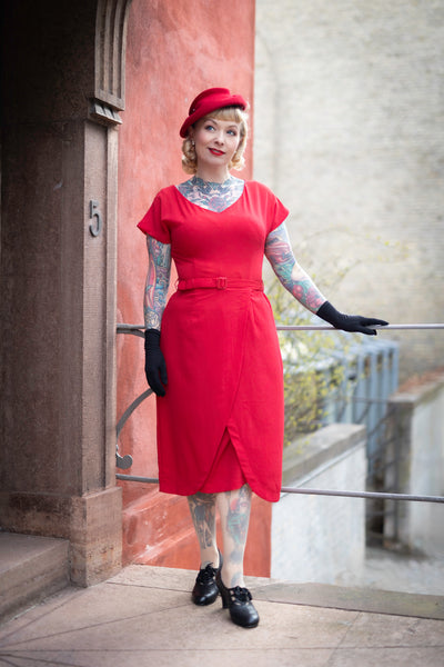 The “Dita" V Neck Sheath Dress in Red, True19 50s Vintage Style