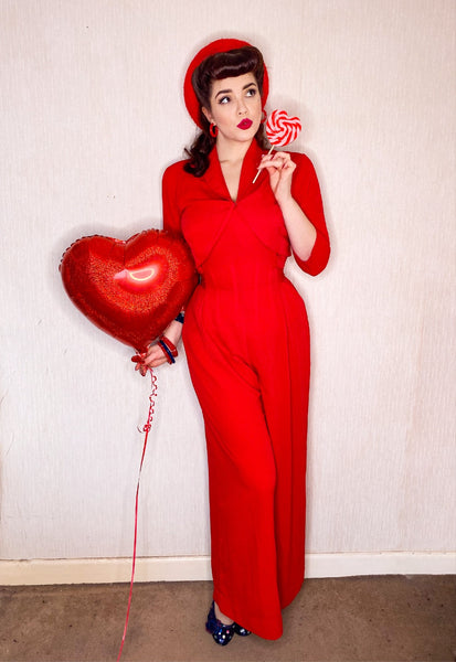 L'ensemble 2 pièces Palazzo Jump Suit et Boléro « Lana » en rouge, facile à porter, style vintage