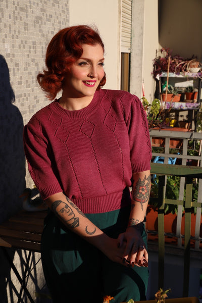Der kurzärmlige Pullover „Frances“ in Fuchsia Pink, klassischer Vintage-Stil der 1940er und 50er Jahre