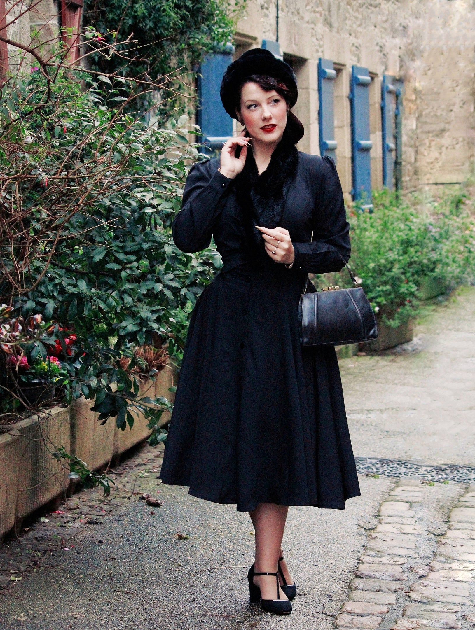 Skirt 60s Style Black Dress Beverly" Button Front Full Circle Skirt With Side Inseam Pockets Skirt 60s Style Black Dress Beverly" Button Front Full Circle Skirt With Side Inseam Pockets