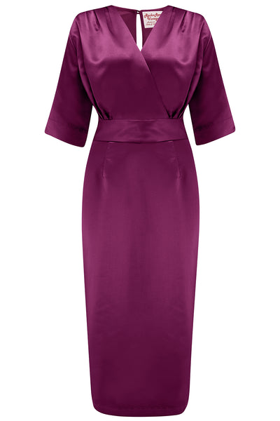 Nouvelle gamme RnR « Luxe ». La robe Wiggle « Evelyn » en SATIN Prune riche super luxueux