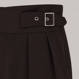 Schwarze Nadelstreifen-Oxford-Taschen, Herrenhose im Stil der 1940er Jahre.