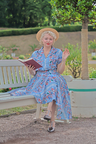 Tuck in or Tie Up "Maria" Blouse in Polynesia Print, Authentic 1950s