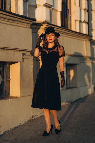 Robe de thé « Florence » en noir avec tige en dentelle noire assortie, véritable style vintage authentique des années 1940