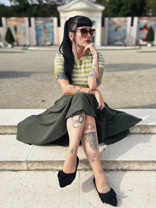 The "Vera" Short Sleeve Pullover Jumper in Sage Green, Classic 1940s & 50s Vintage Style