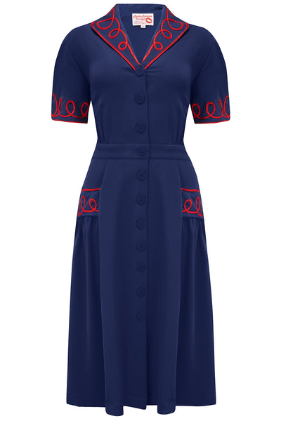 La robe chemise « Loopy-Lou » en marine avec contraste rouge RicRac, véritable style vintage des années 1950