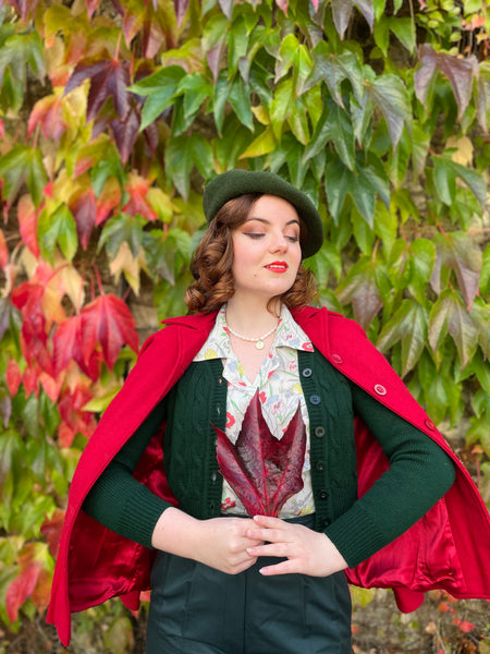 Veste en laine de style Pendleton 49er « Pearl » en rouge des années 40 par la couturière de Bloomsbury, style vintage classique et authentique des années 1940