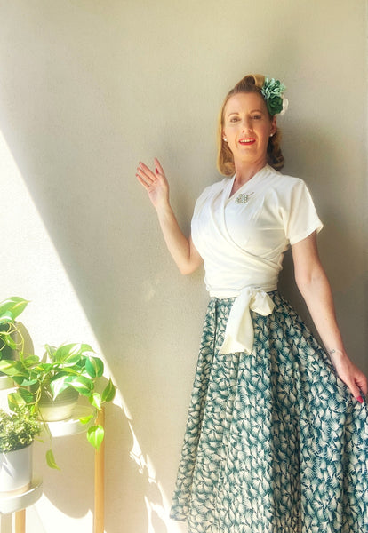 The "Beverly" Button Front Full Circle Skirt with Pockets in Green Whisp Print, True 1950s Vintage Style