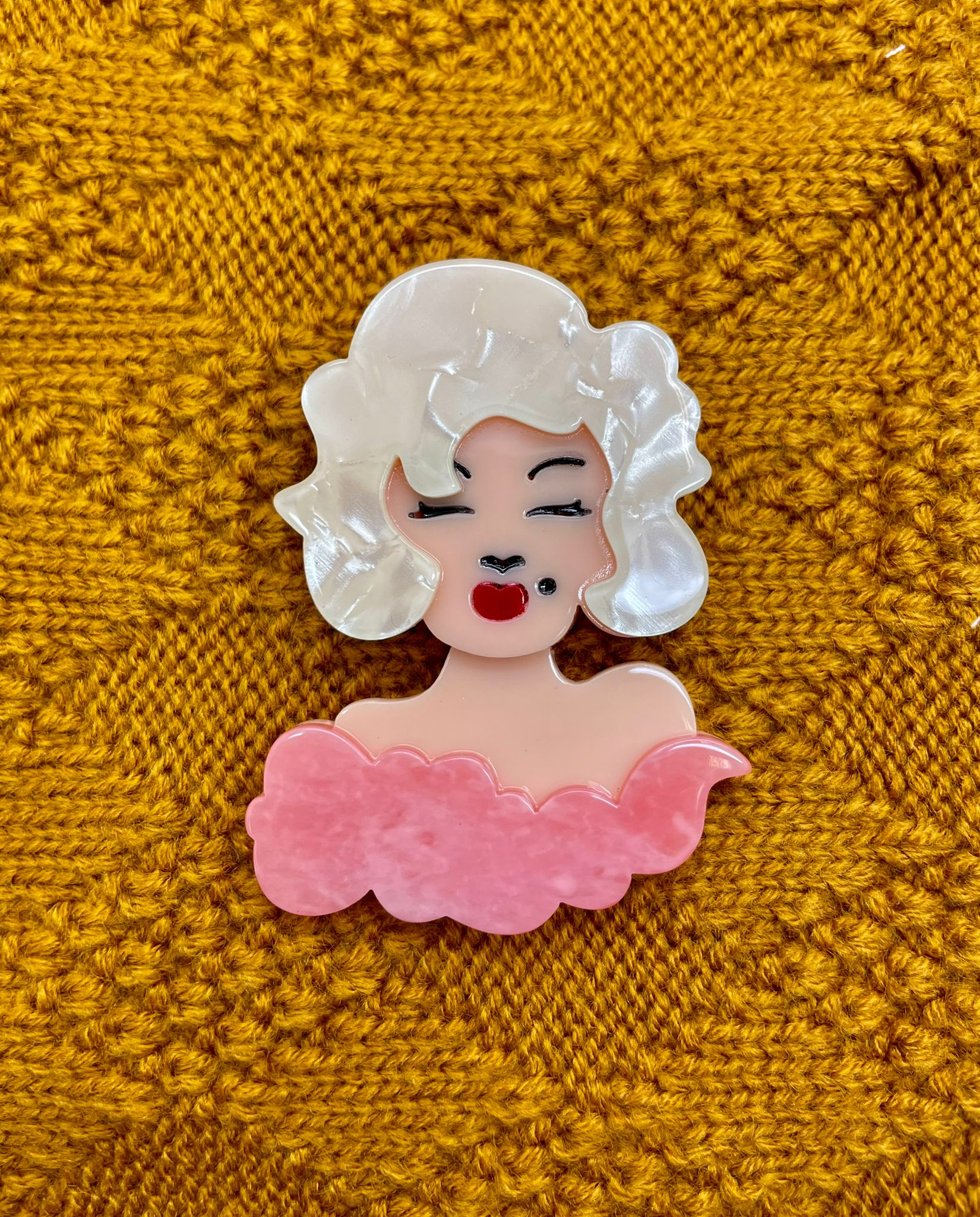 Kitsch Marilyn Monroe Styled Acrylic Pin Brooch, Fun Rockabilly Style & Oh So Kitsch, Blonde Bombshell - True and authentic vintage style clothing, inspired by the Classic styles of CC41 , WW2 and the fun 1950s RocknRoll era, for everyday wear plus events like Goodwood Revival, Twinwood Festival and Viva Las Vegas Rockabilly Weekend Rock n Romance Rock n Romance