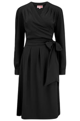 Das „Evie“ Langarm-Wickelkleid in Schwarz, echter und authentischer Vintage-Stil der späten 1940er und frühen 1950er Jahre
