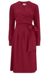 La robe portefeuille à manches longues « Evie » en vin, vrai et authentique style vintage de la fin des années 1940 et du début des années 1950