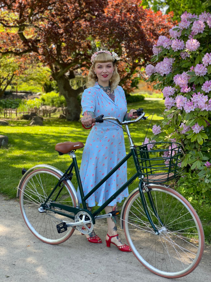 1940s Clothing & 40s Fashion or Women Lisa Fit Flare Tea Dress in Powder Blue Rose Print Authentic 1940s Vintage Style £89.95 AT vintagedancer.com