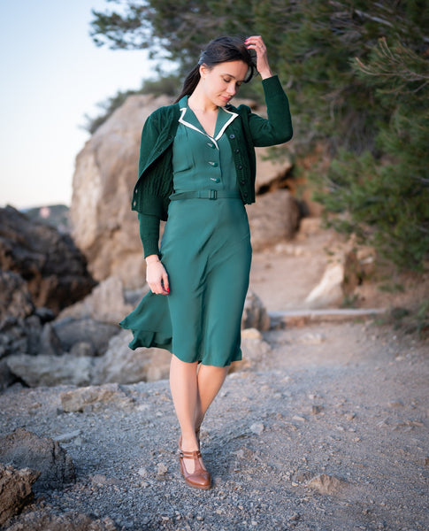 Long sleeve Lisa - Mae Dress in Green with contrast under collar, Authentic 1940s Vintage Style at its Best - CC41, Goodwood Revival, Twinwood Festival, Viva Las Vegas Rockabilly Weekend Rock n Romance The Seamstress Of Bloomsbury