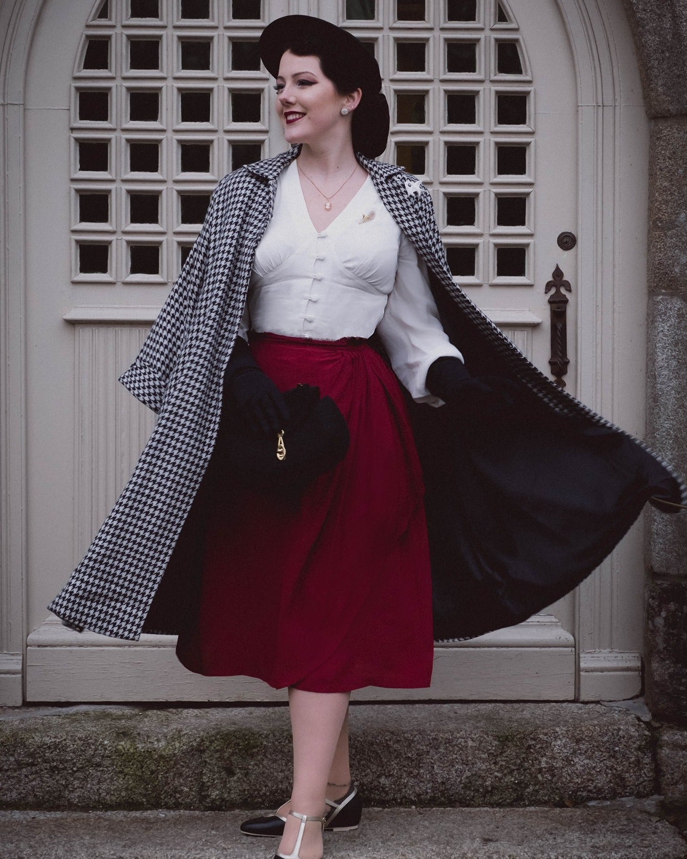 Swing Coat in Hounds tooth check, Vintage 1940s Cape Style