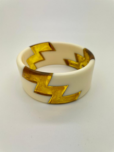 1950s Retro Rockabilly Acrylic ZigZag Bangle - True and authentic vintage style clothing, inspired by the Classic styles of CC41 , WW2 and the fun 1950s RocknRoll era, for everyday wear plus events like Goodwood Revival, Twinwood Festival and Viva Las Vegas Rockabilly Weekend Rock n Romance Rock n Romance