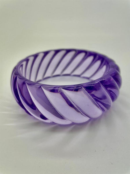 1950s Kitsch Retro Rockabilly, Clear Acrylic Twisted Chunky Bangle - True and authentic vintage style clothing, inspired by the Classic styles of CC41 , WW2 and the fun 1950s RocknRoll era, for everyday wear plus events like Goodwood Revival, Twinwood Festival and Viva Las Vegas Rockabilly Weekend Rock n Romance Rock n Romance