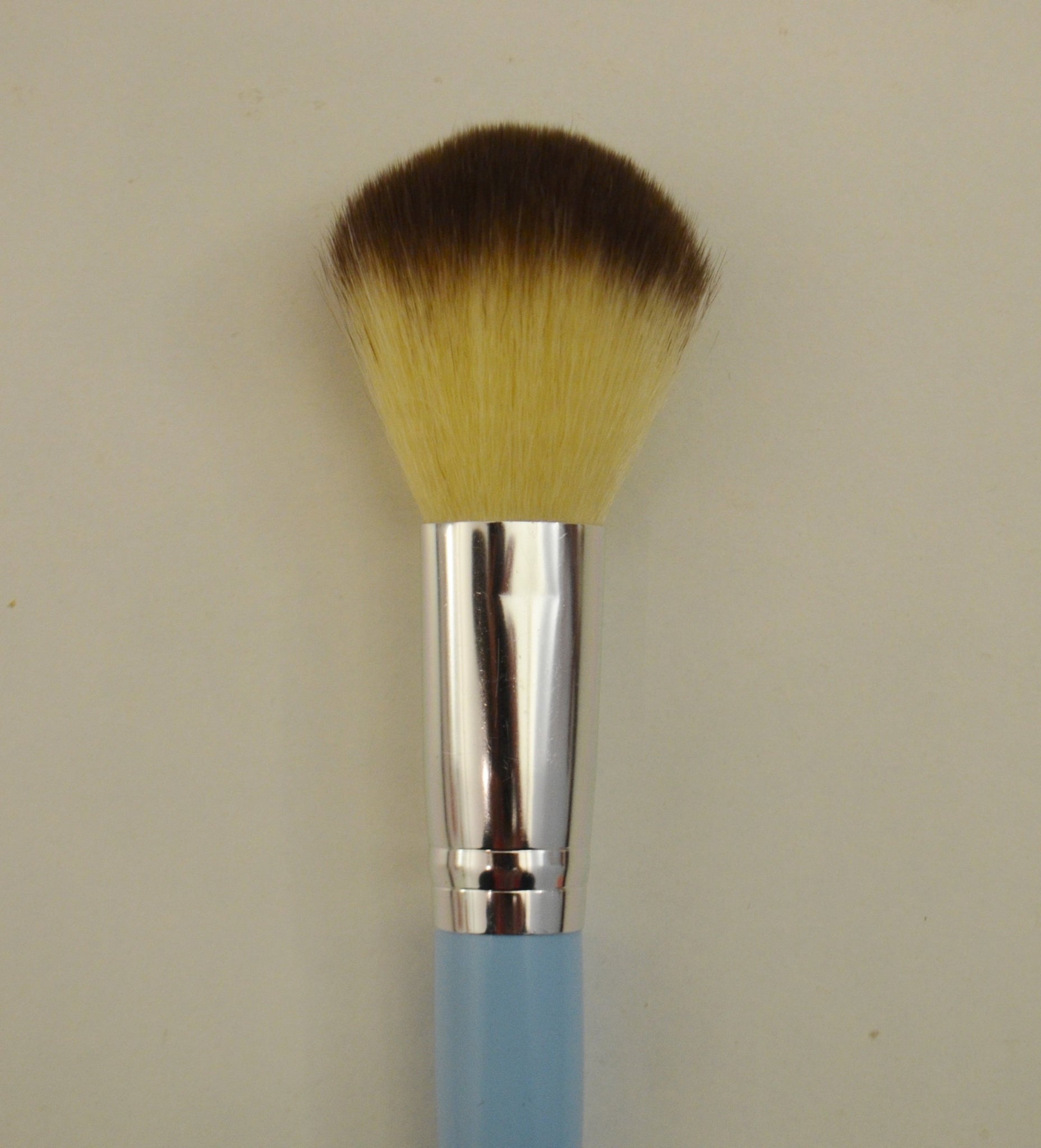 Duel End Powder & Foundation Brush by Le Keux Cosmetics - True and authentic vintage style clothing, inspired by the Classic styles of CC41 , WW2 and the fun 1950s RocknRoll era, for everyday wear plus events like Goodwood Revival, Twinwood Festival and Viva Las Vegas Rockabilly Weekend Rock n Romance Le Keux Cosmetics